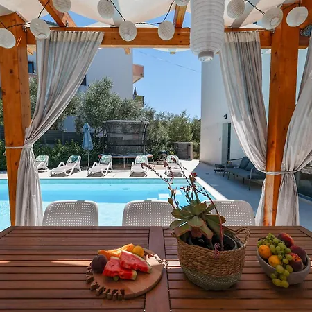 Val Tatil Evi *